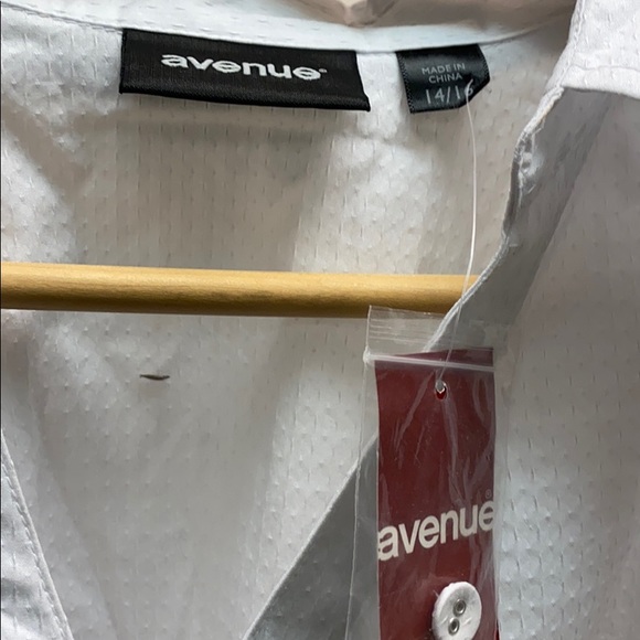 Bundle of 2 Avenue summer shirts size 14/16 - Picture 3 of 6